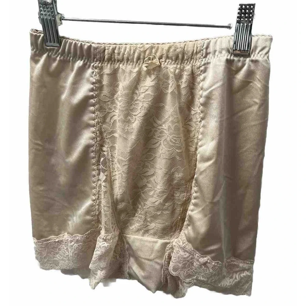 Rhonda Shear Panties Pin-Up Retro Ivory  Lace High Waist Size Small NWOT